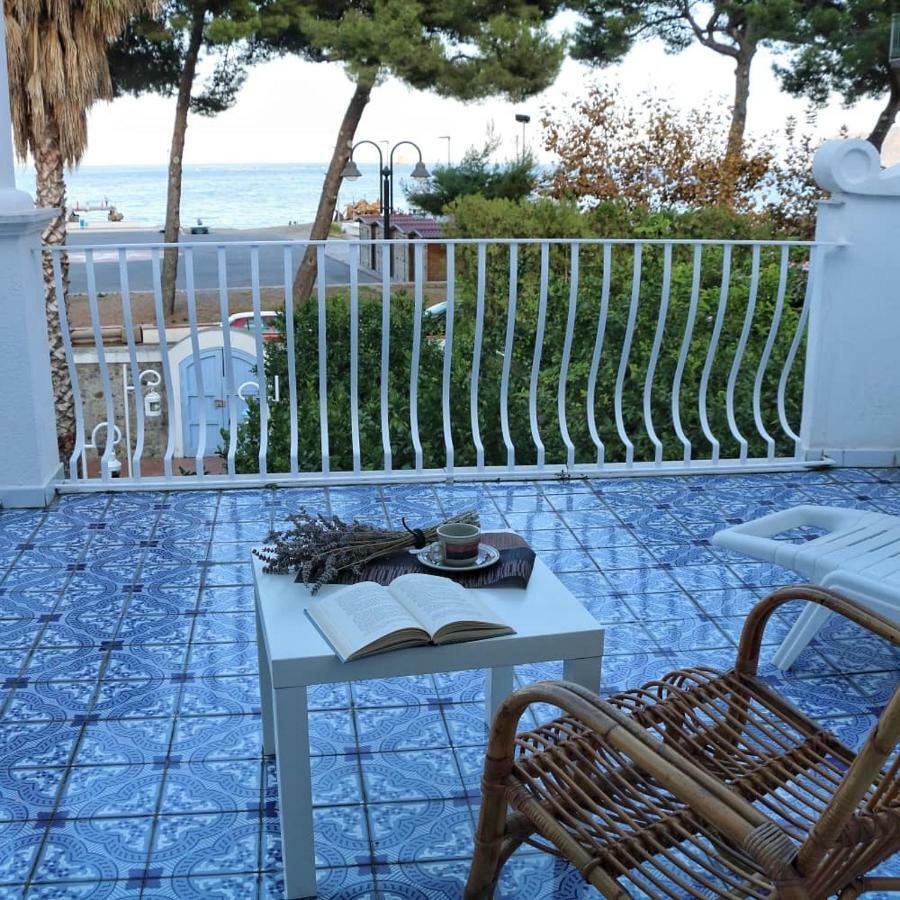 Villa Del Melograno 帕蒂 外观 照片